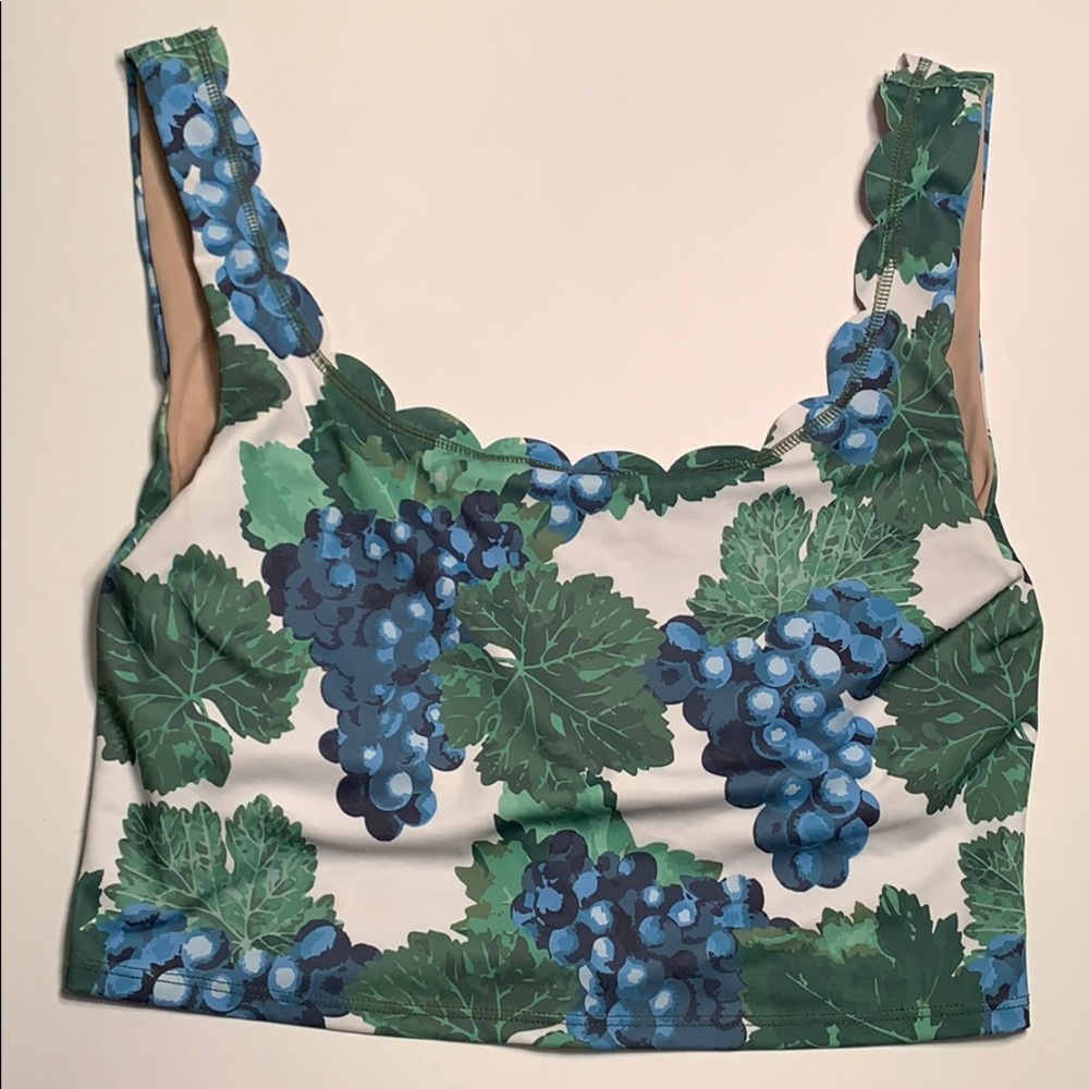 Kortni Jeane Scalloped Top. Grapes.